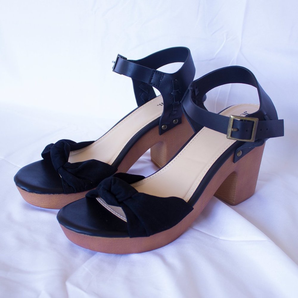 JustFab Black Platform Sandals Size 10